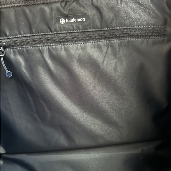 Lululemon Daily Multi-Pocket Tote Bag 20L in True Navy corduroy - Picture 5 of 8